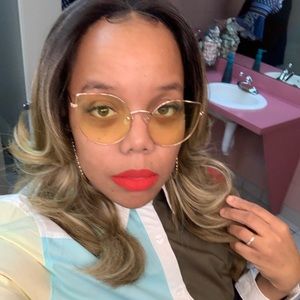 Meet your Posher, Eboni